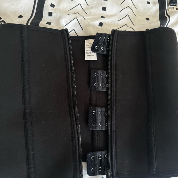 Faja waist trainer - Picture 2 of 4